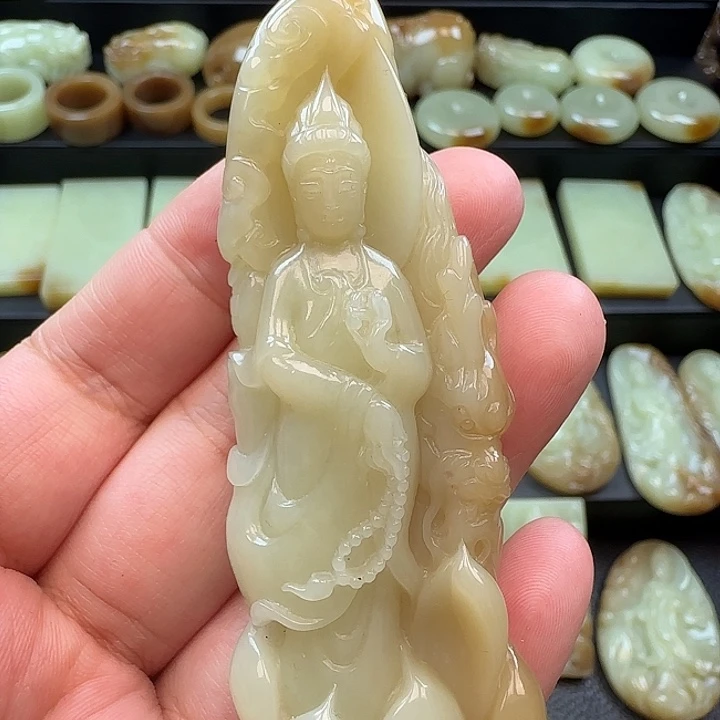 和田玉未镶嵌颈饰