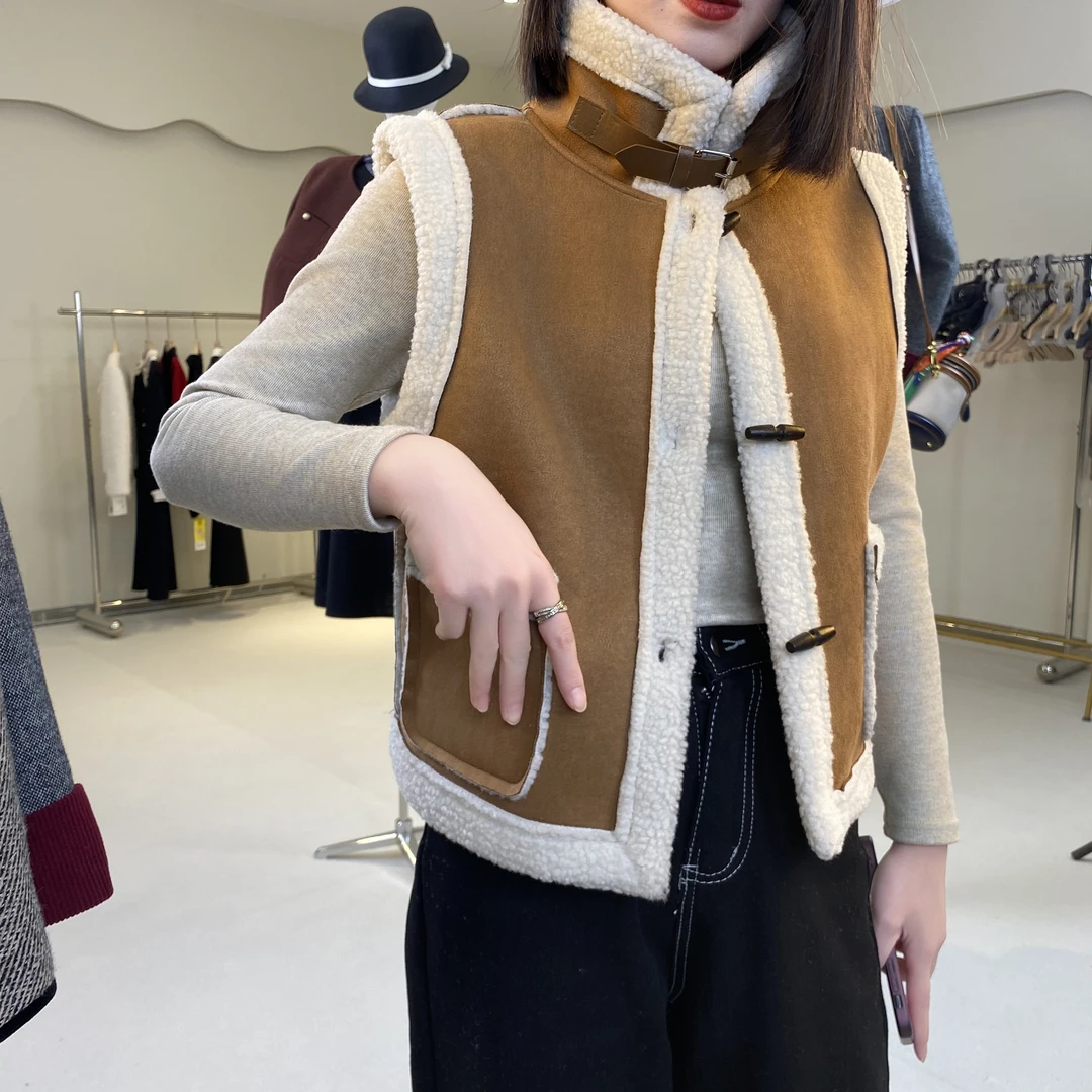 2025小个子保暖加厚麂皮绒皮毛一体羔毛马甲短外套女冬季新款