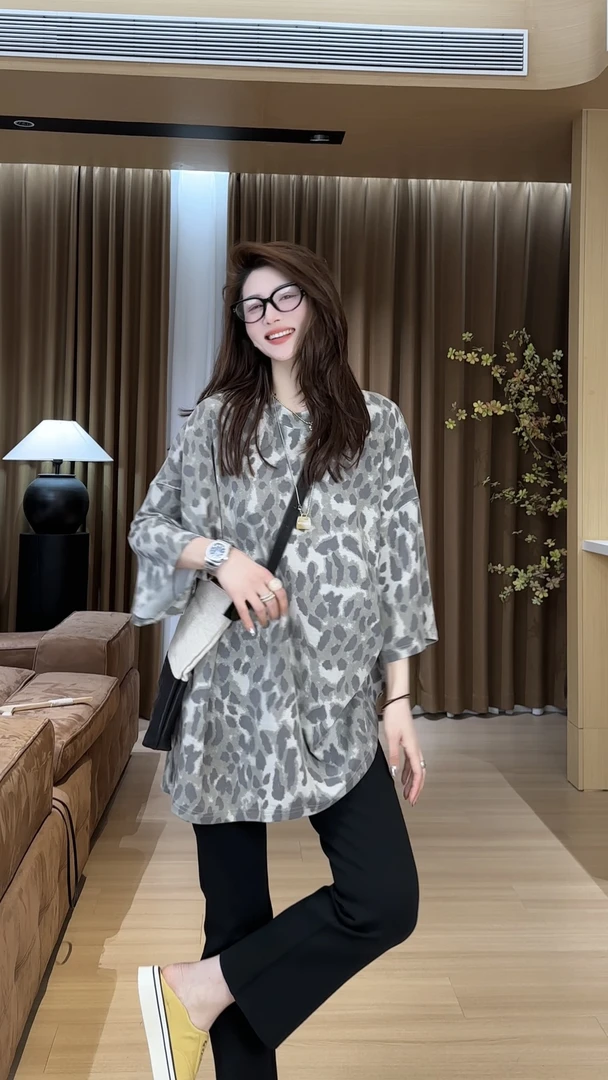 月月不吃鱼2025春款小众设计复古豹纹重工撞色百搭上衣 2503C1377