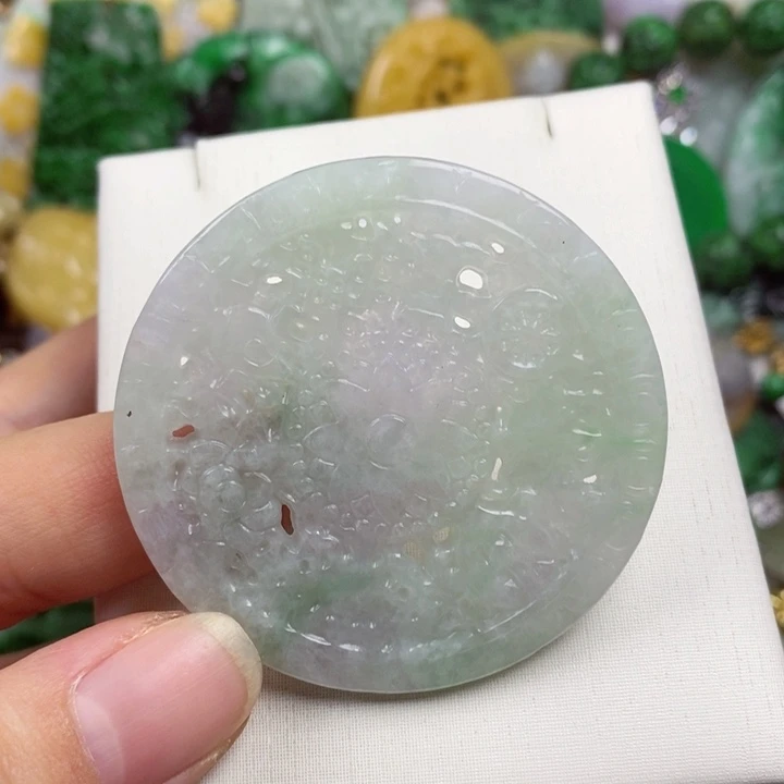 翡翠未镶嵌吊坠(赠链)