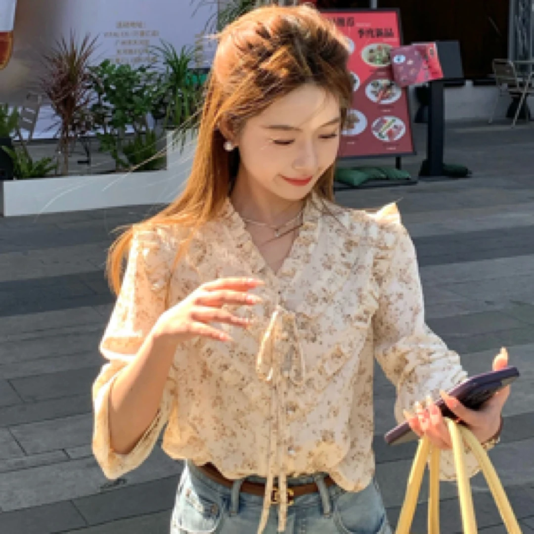 现！2V领碎花法式复古田园女长袖洋气上衣2025春季新款打底衫