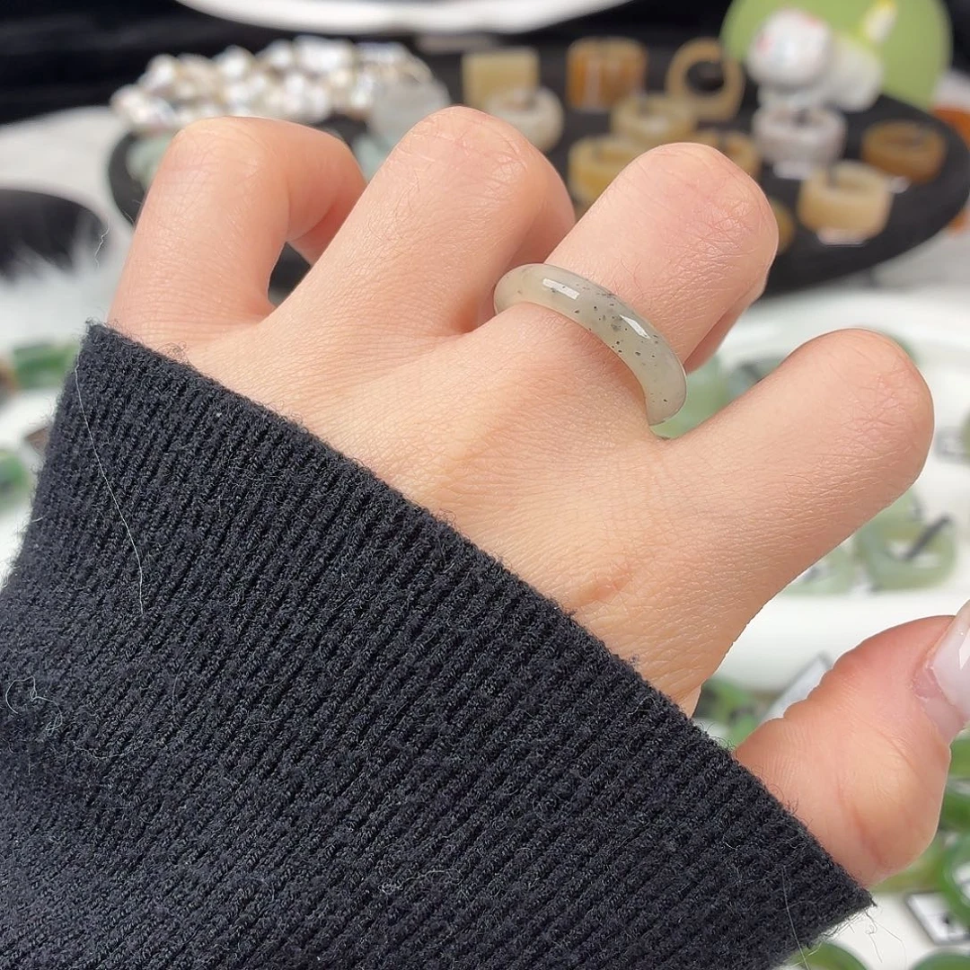 和田玉（糖玉）未镶嵌戒指S27点墨细条18.2