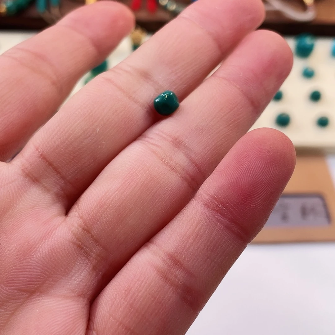 绿松石颈饰未镶嵌