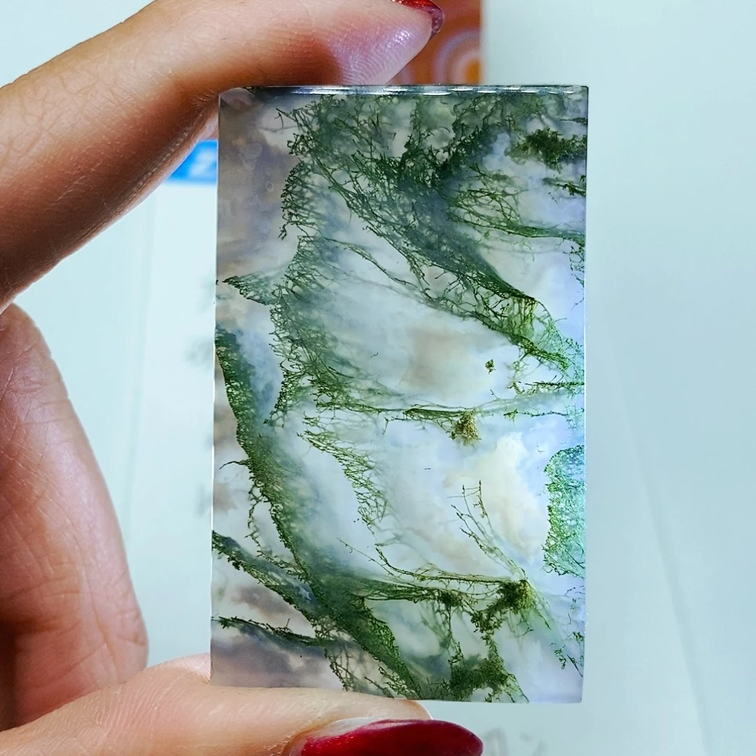 玛瑙/玉髓颈饰未镶嵌是**呀