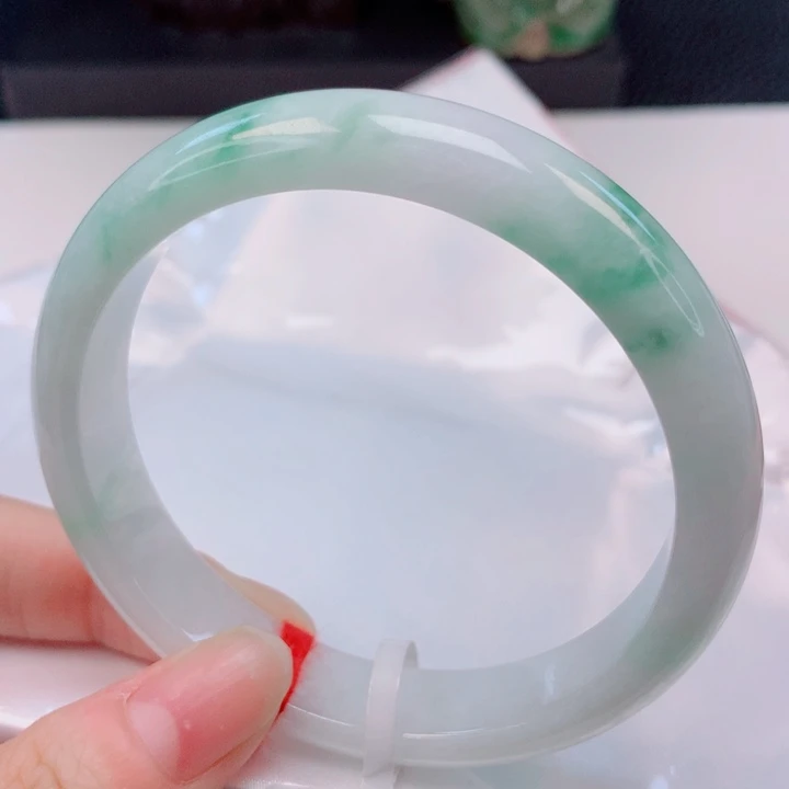 翡翠未镶嵌手镯58圈