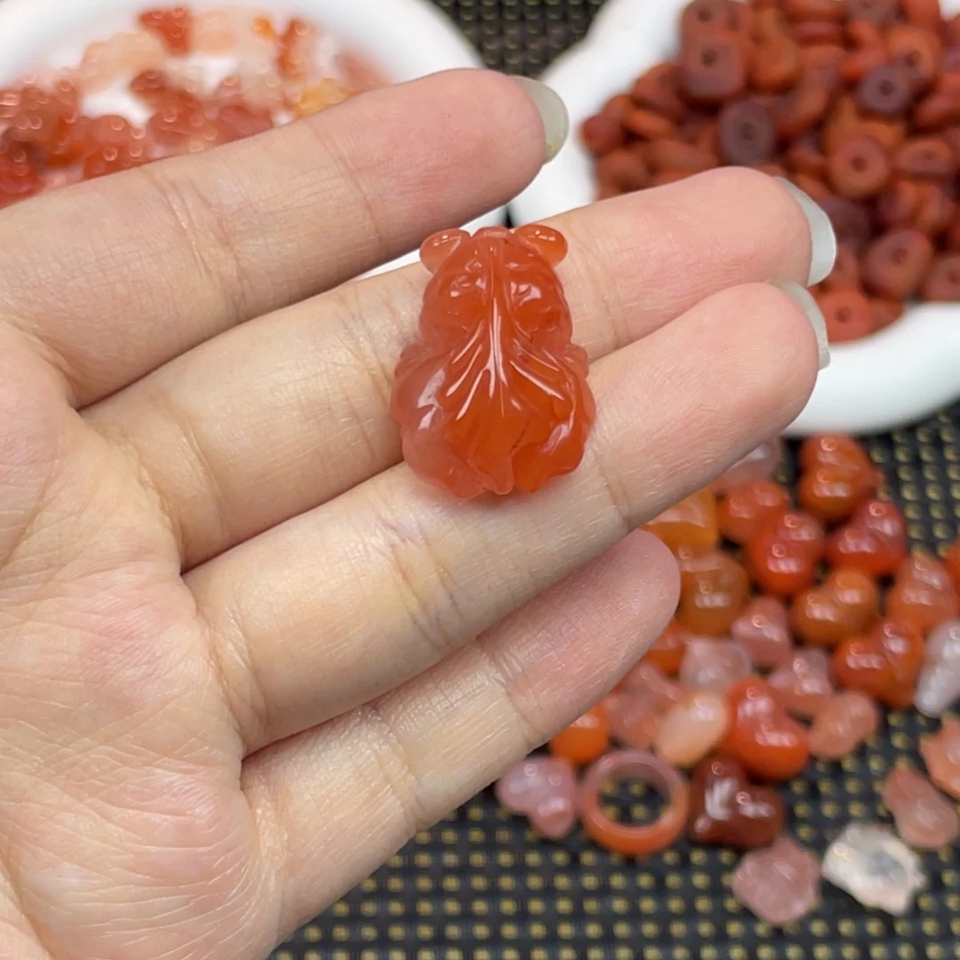 南红玛瑙未镶嵌配饰金鱼