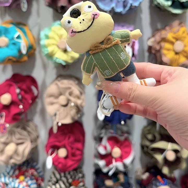 布艺非金属青蛙条纹衣服香蕉