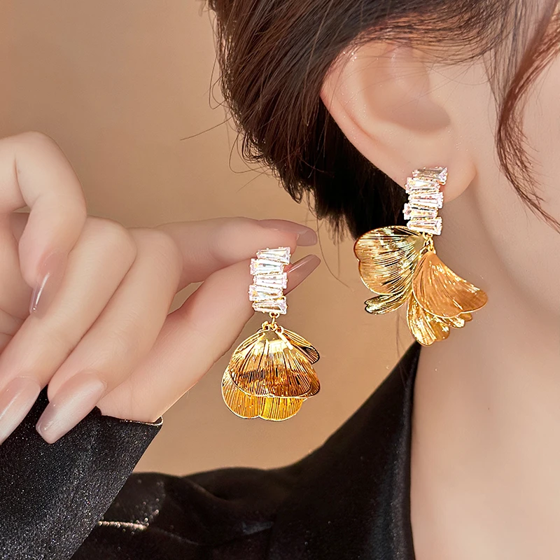 铜合金耳饰 金色拉丝花瓣耳环女轻奢时尚高级感气质耳钉夸张耳饰