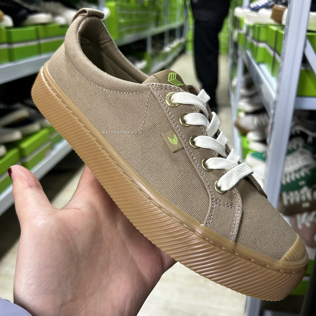 一棵树经典纯色休闲帆布滑板鞋(无原鞋盒)