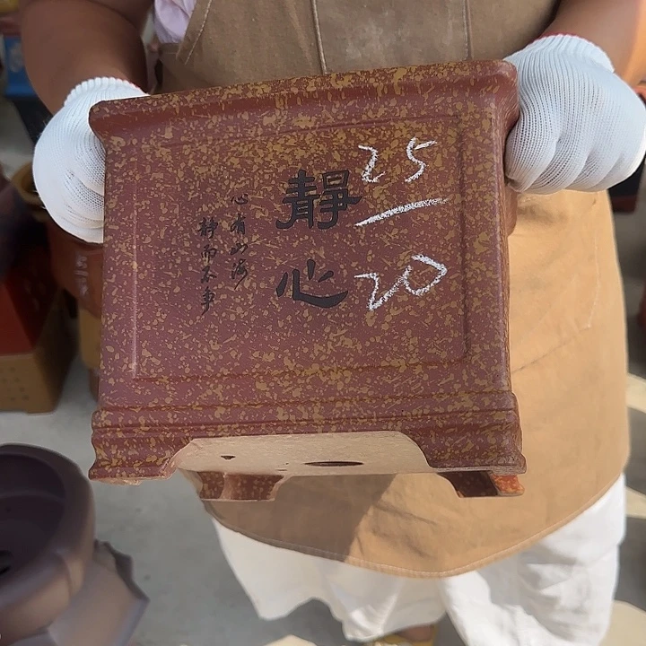 不去啦就在学校吃