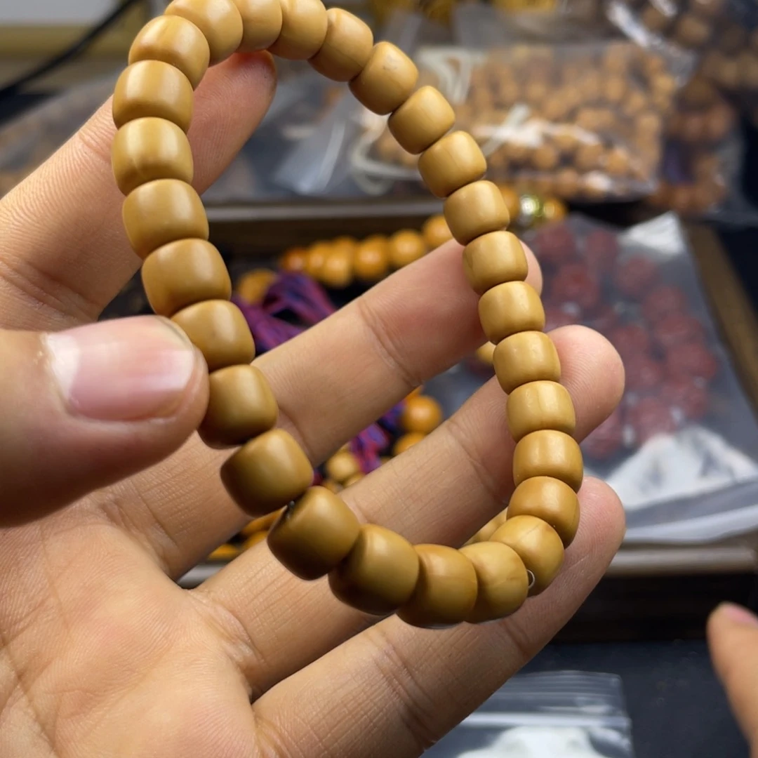 猴头核桃吊坠合**李等哈打电话