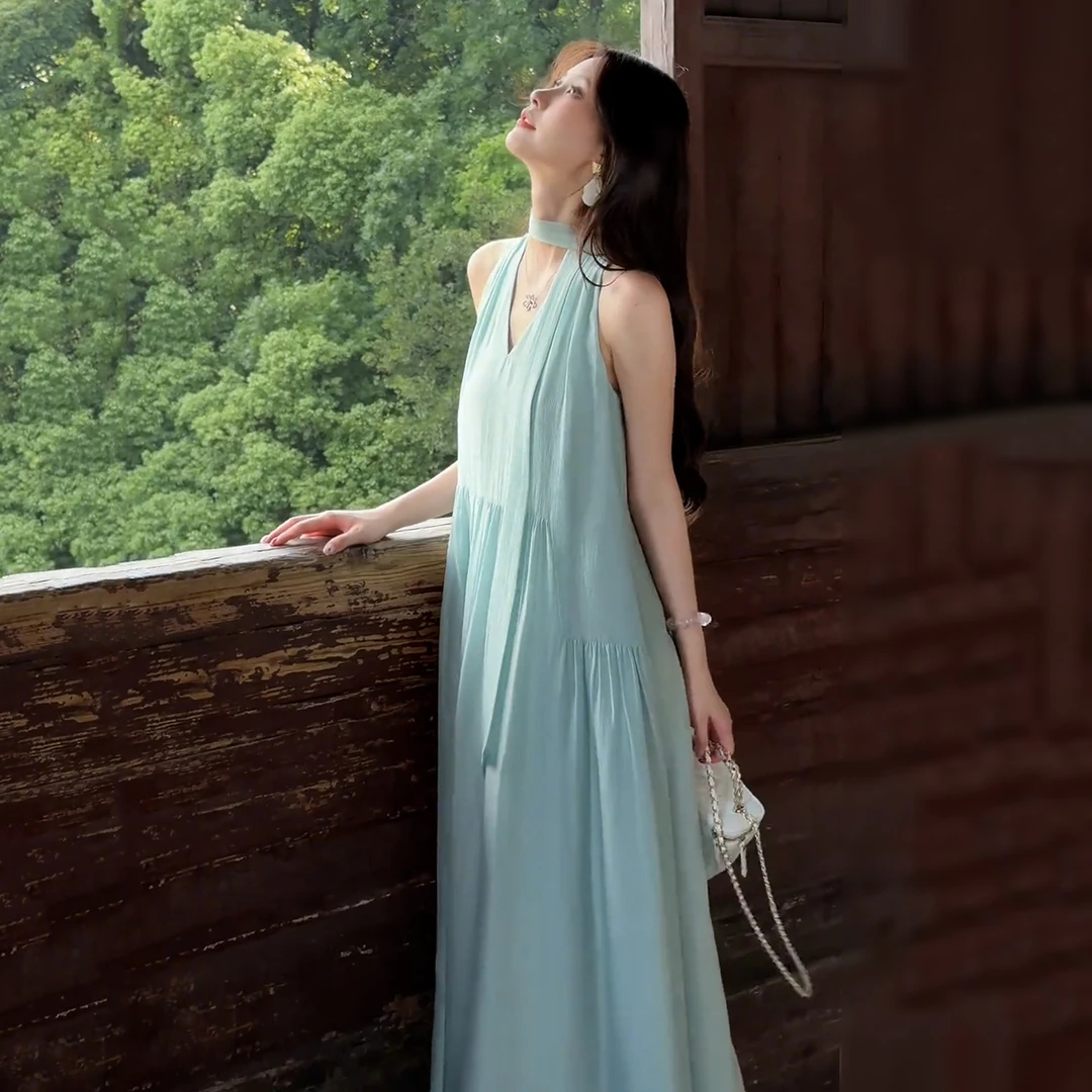 法式气质蓝色吊带背心连衣裙子女夏季2025新款海边度假高级感长裙