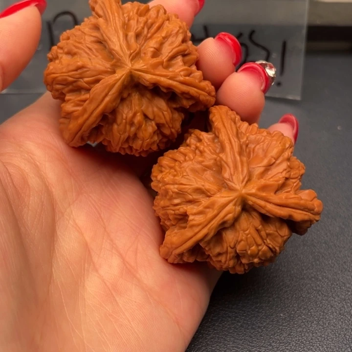 @***梨文玩核桃吊坠白狮子