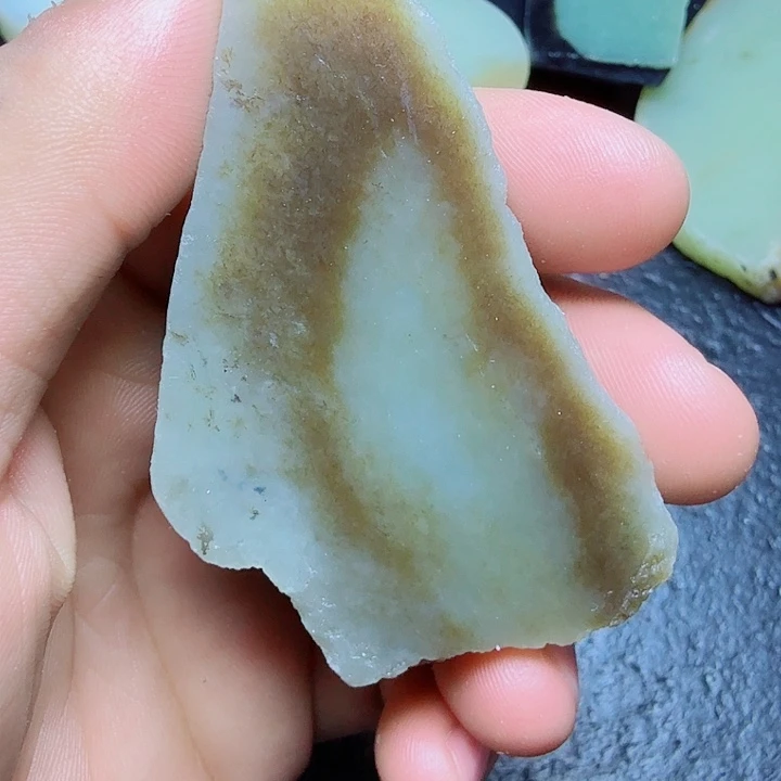和田玉（糖玉）未镶嵌珠宝奇石