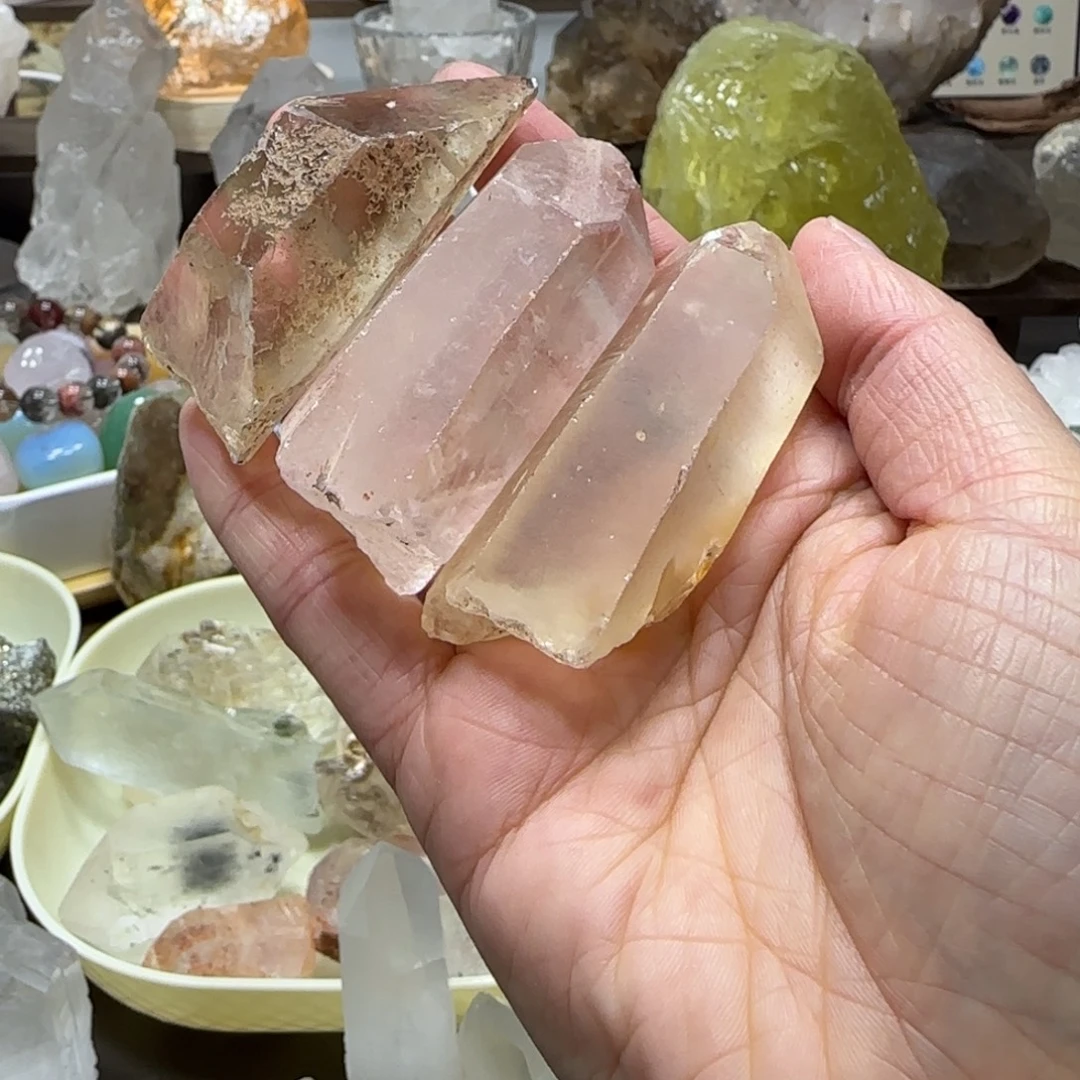 水晶未镶嵌车挂不退换马达加斯加晶柱