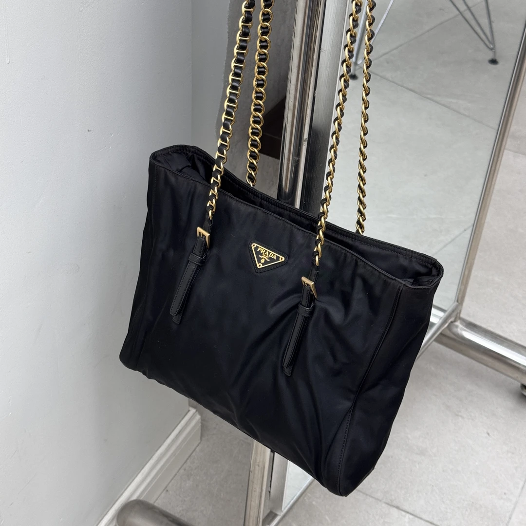 95新 Prada/普拉达 觅时/穿皮链条皮带扣降落伞/118322