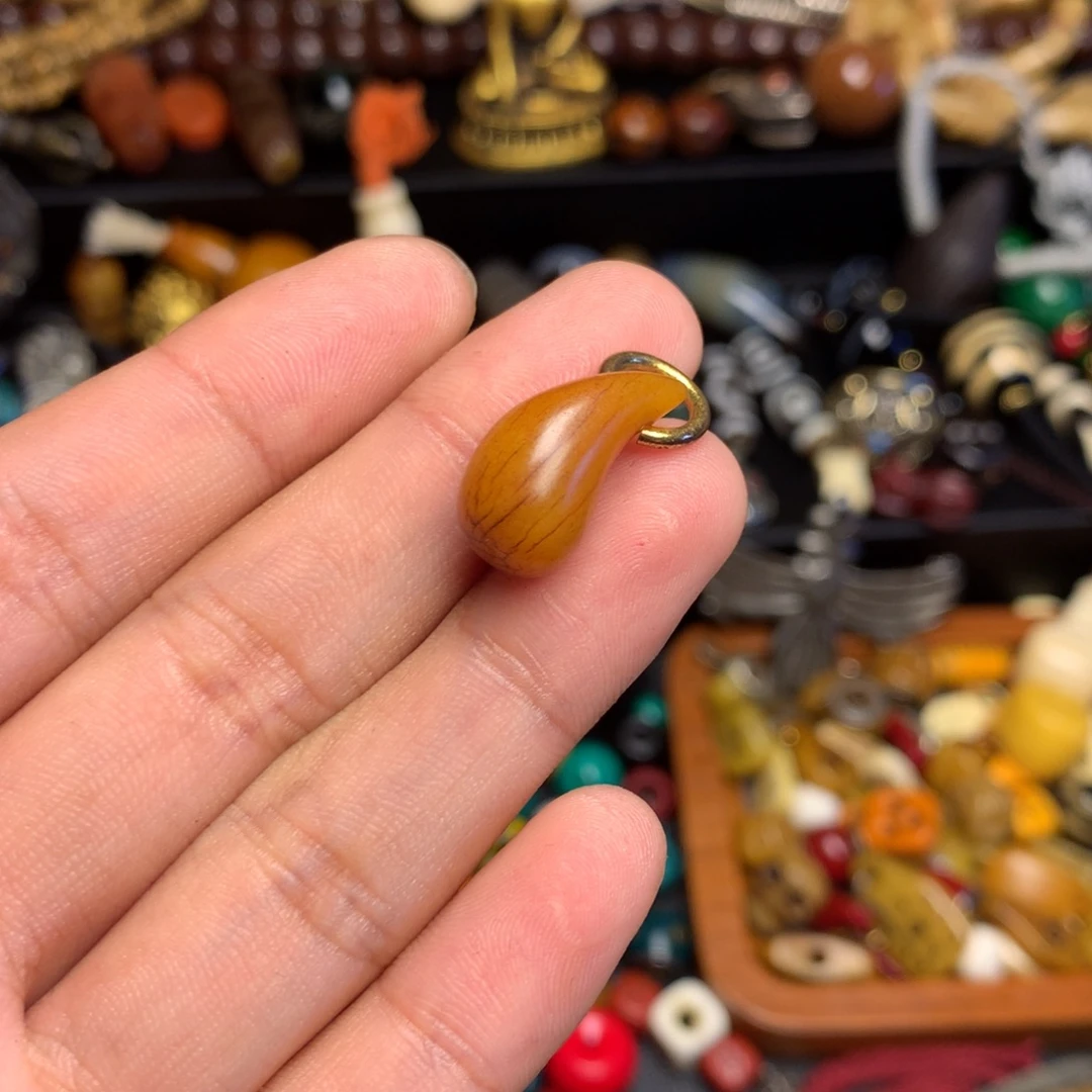 见***齐泥塑藏传文玩。小配饰。