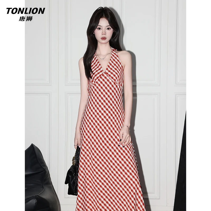 唐狮法式度假风挂脖V领连衣裙女夏绝美复古红格A字收腰吊带长裙