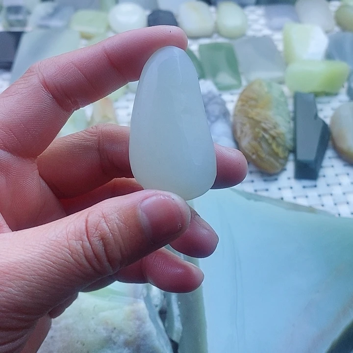 和田玉未镶嵌青海料j***r