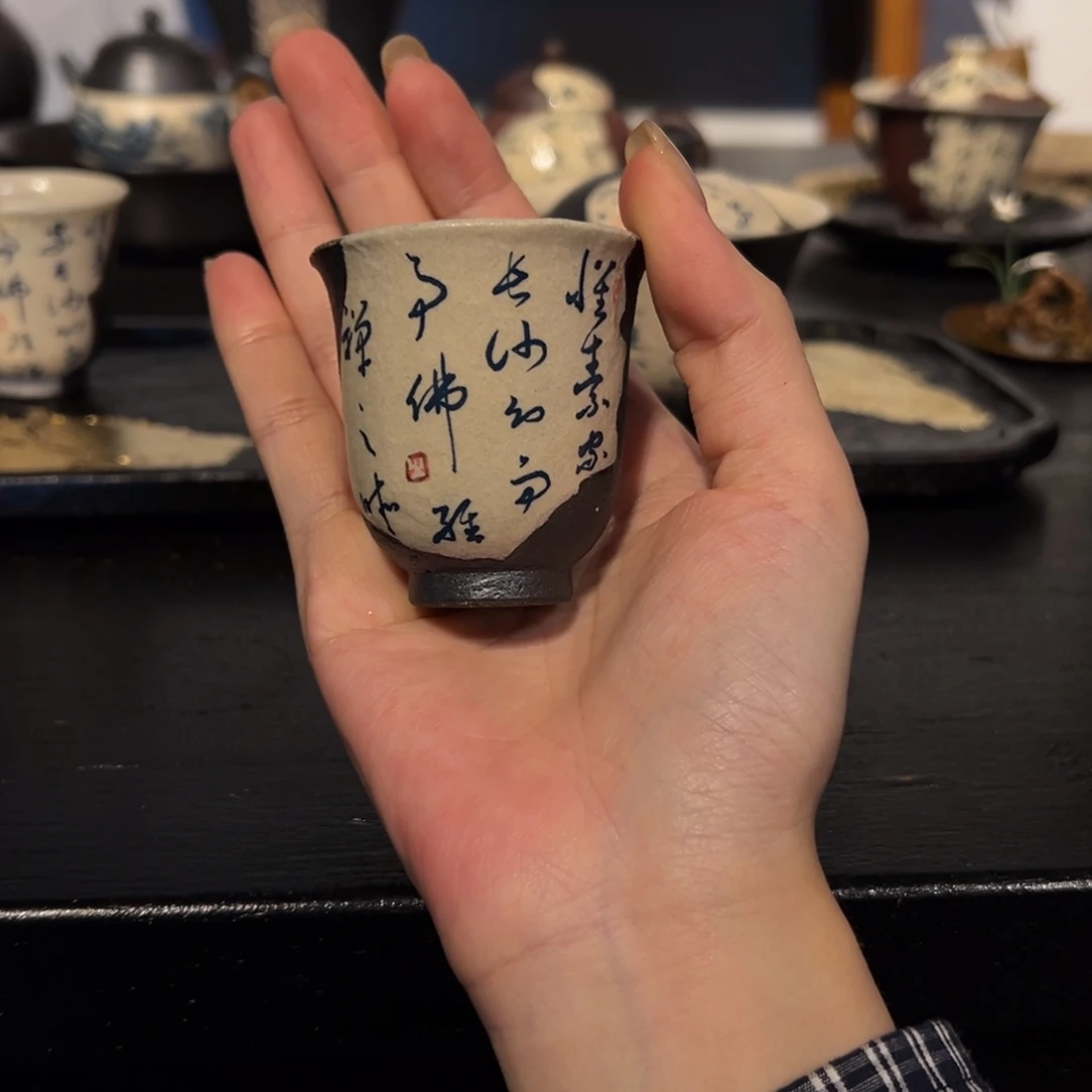 陶瓷。     陶瓷。