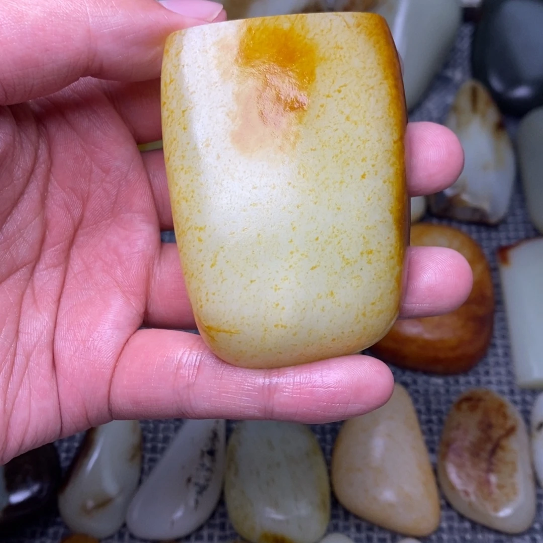 戈***谱未镶嵌挂件定制和田玉