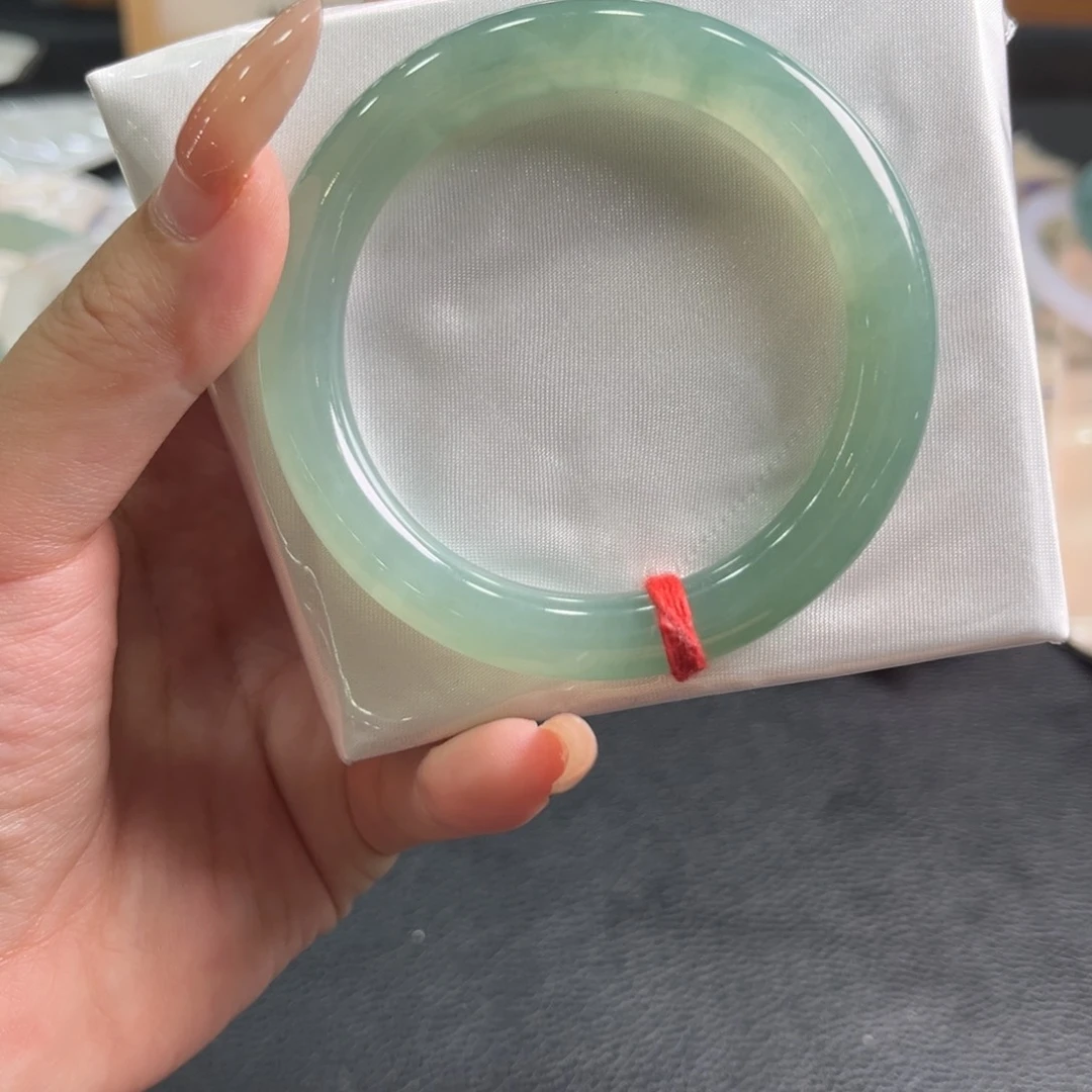 翡翠未镶嵌手镯52圆条冰透