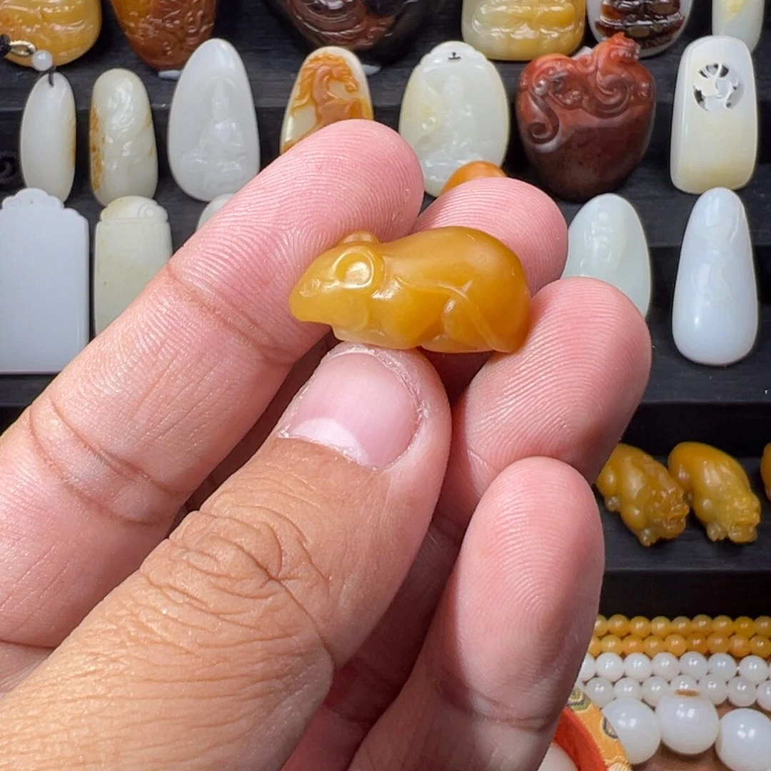 和田玉颈饰未镶嵌