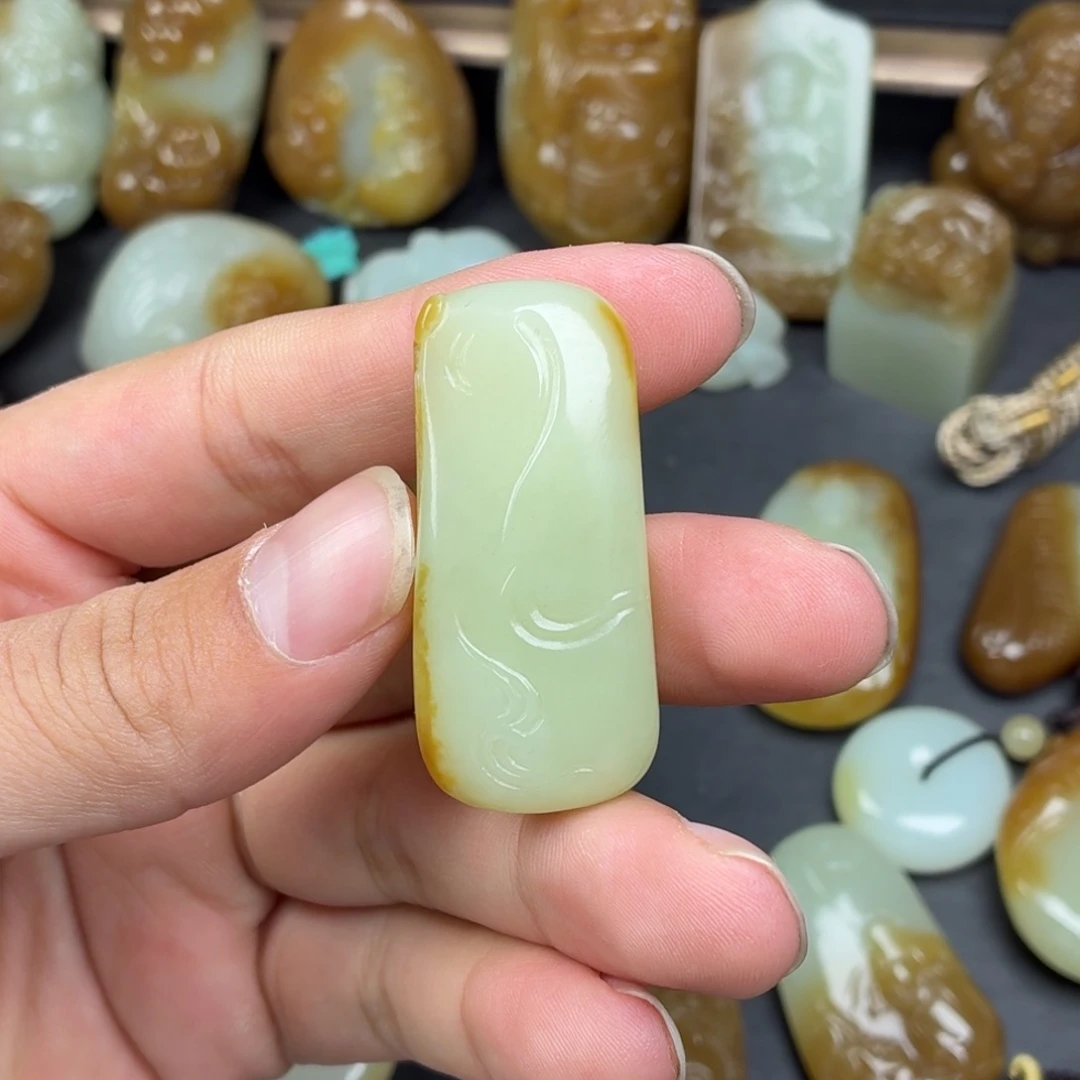 和田玉（糖玉）未镶嵌颈饰