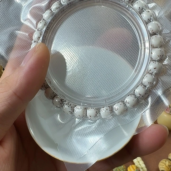 瓷片精致雕刻工艺品