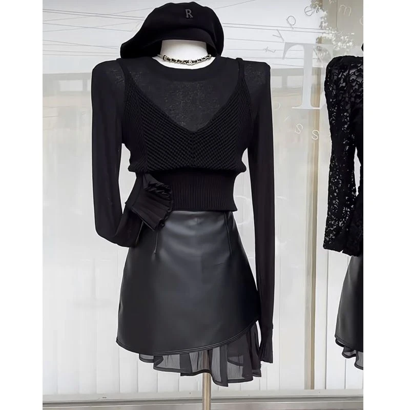 今年流行一整套穿搭女秋季韩系气质黑色上衣吊带设计感短裙三件套