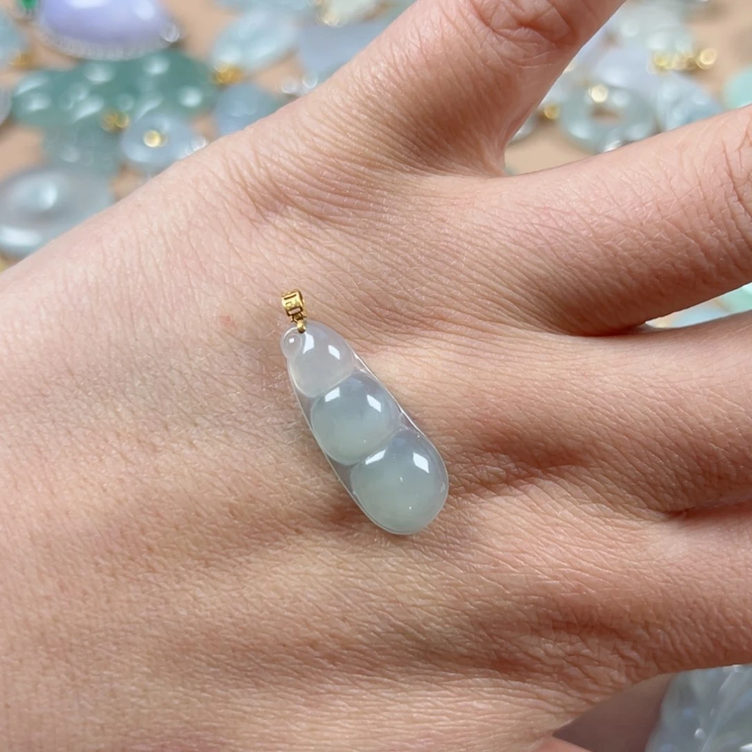 翡翠颈饰18K金镶嵌豆子