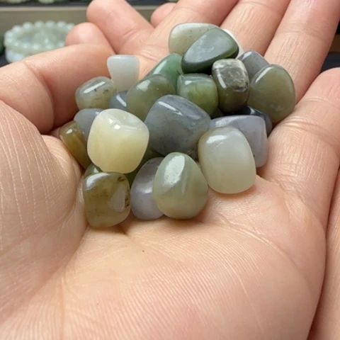 和田玉颈饰未镶嵌陌****倾福利随机发