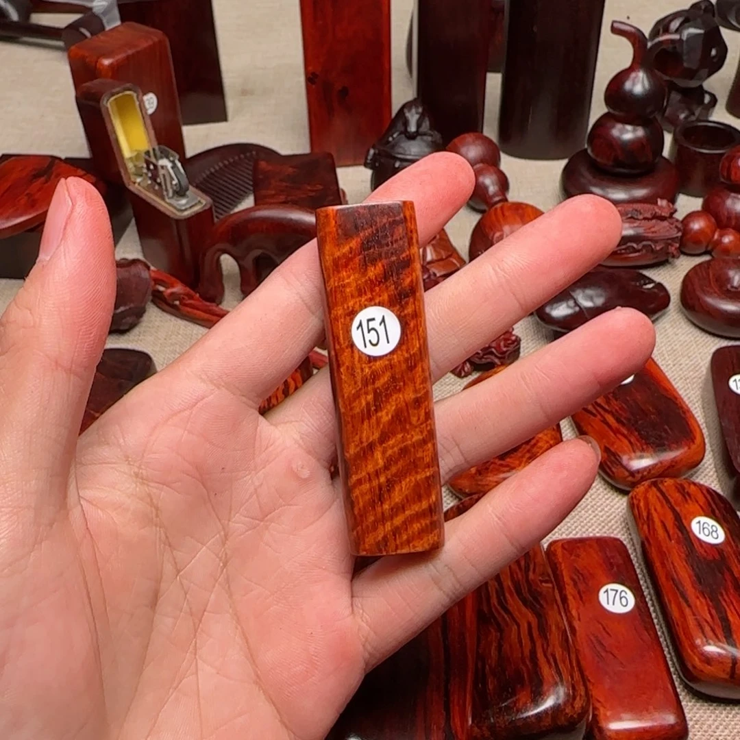 檀香紫檀（小叶紫檀）丿****士