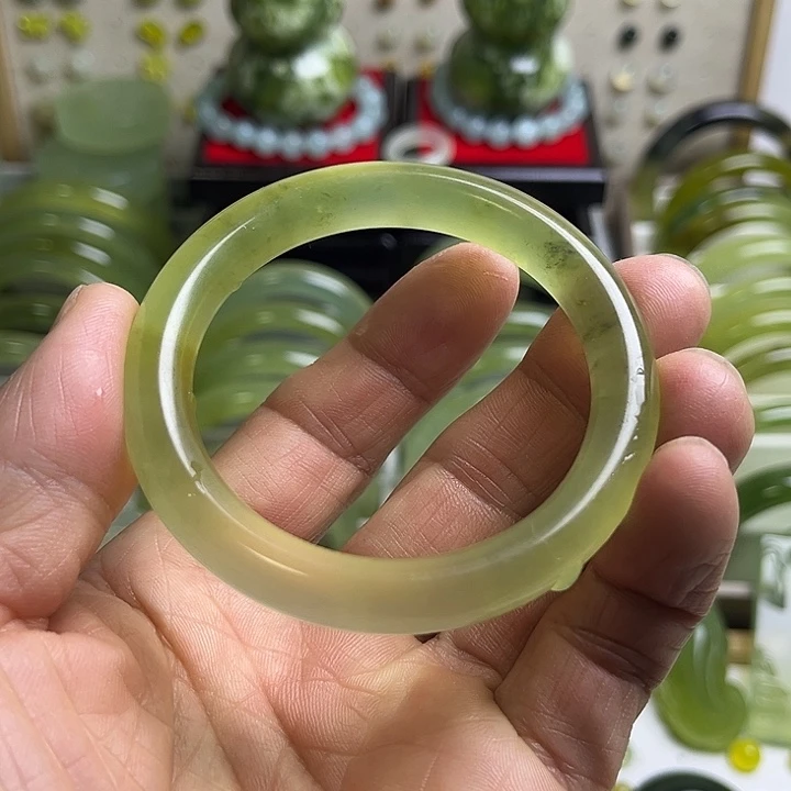 未镶嵌蛇纹石玉吊坠(不含链)