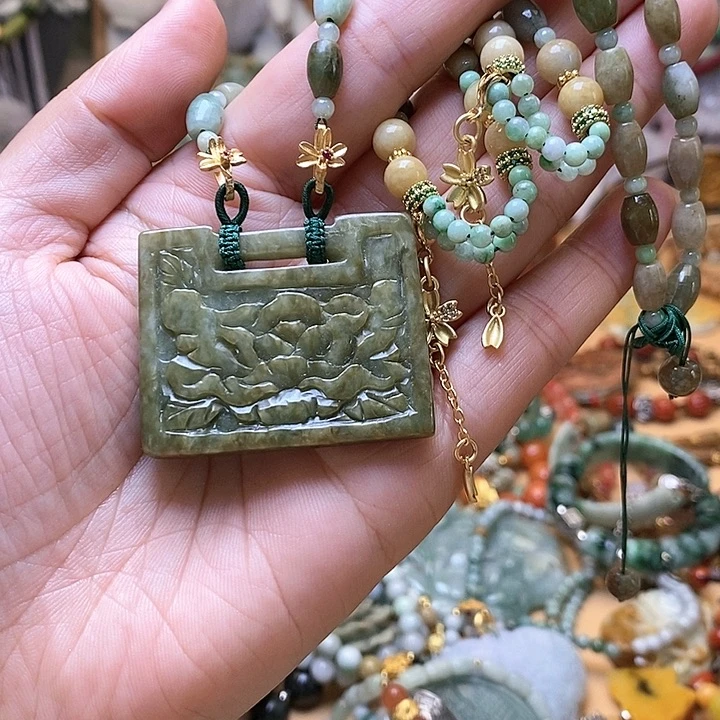 翡翠吊坠(赠链)未镶嵌一套78