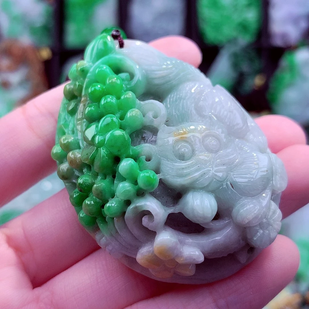 翡翠未镶嵌颈饰挂件