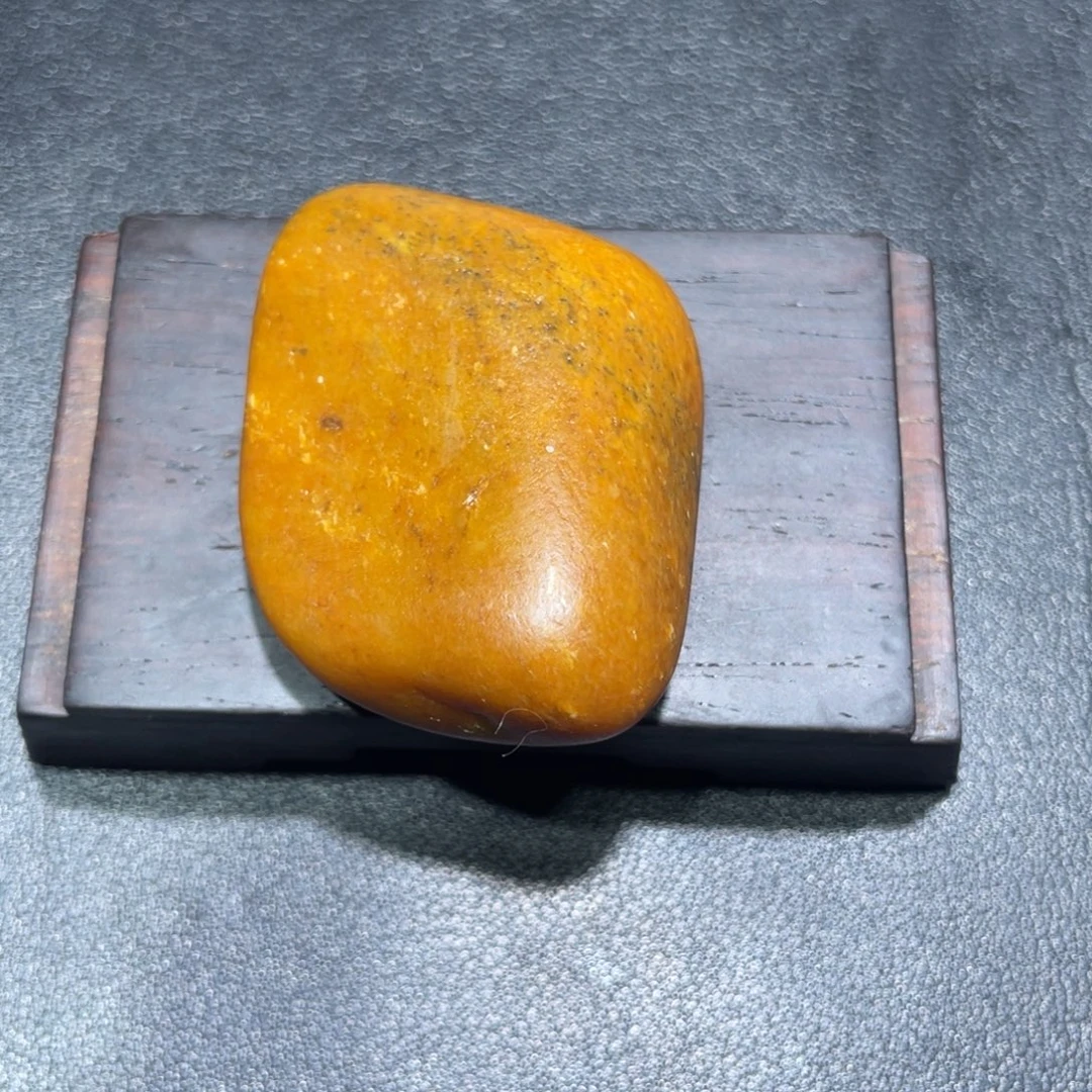 和田玉未镶嵌把件