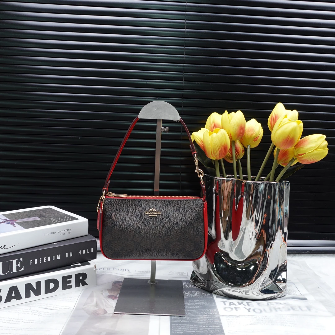 95新 COACH/蔻驰 单肩包/T10282311