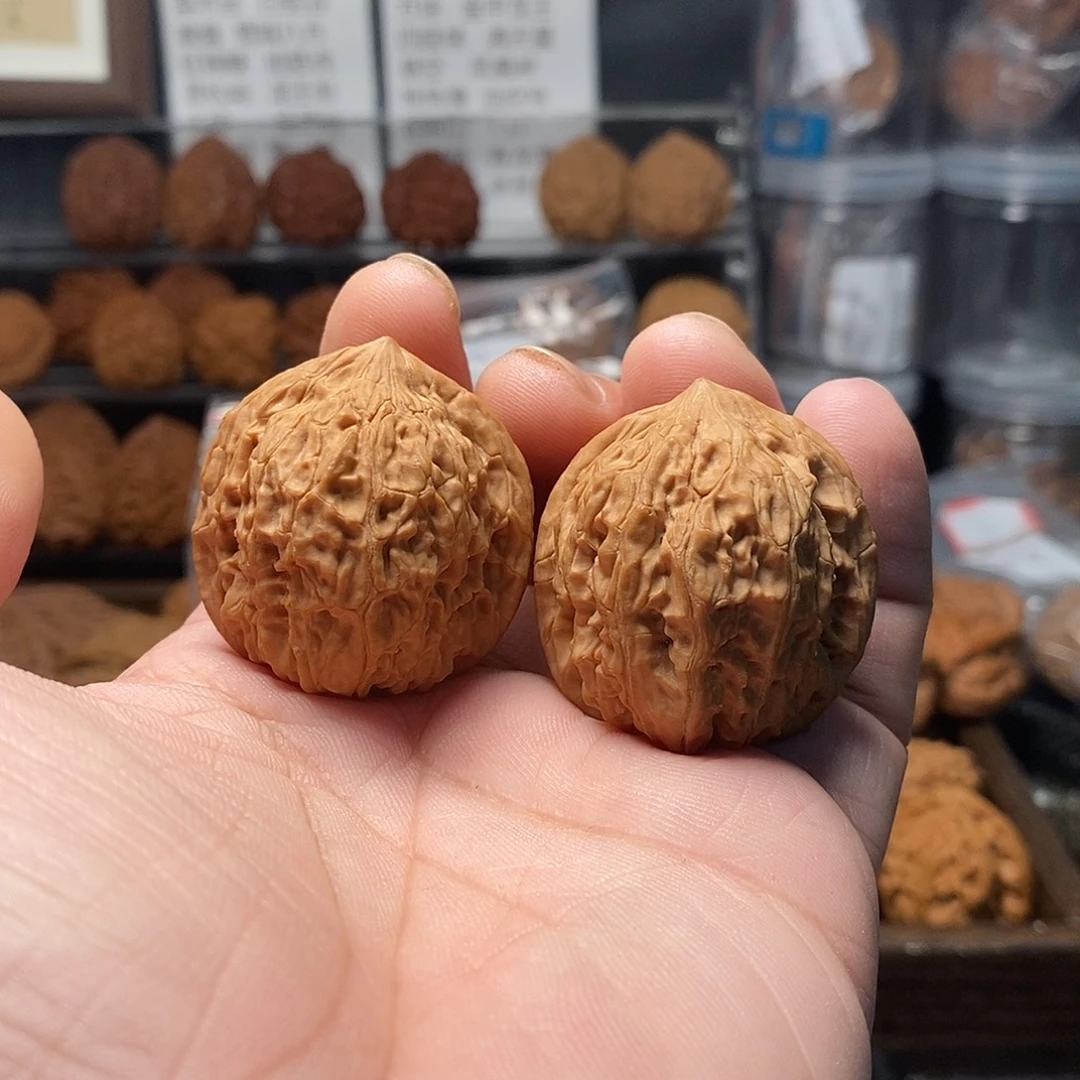 文玩核桃密纹王爷帽36-380