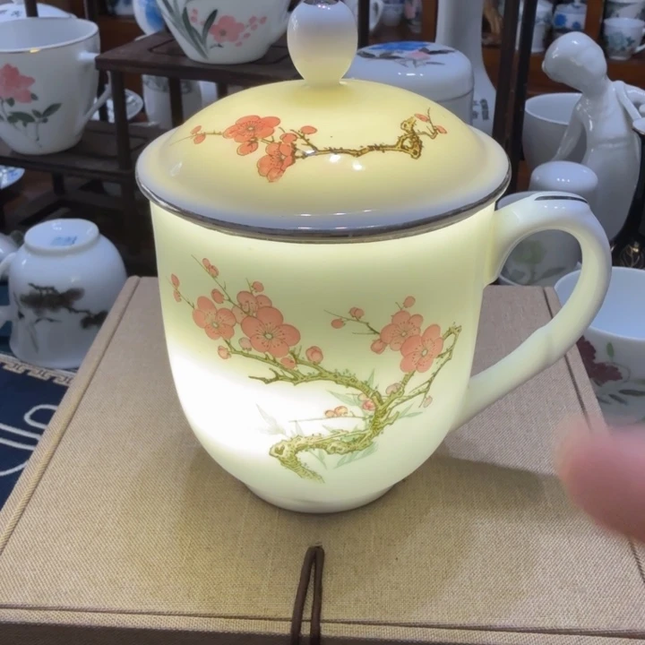 醴陵大球泥梅竹茶杯有微瑕黑点