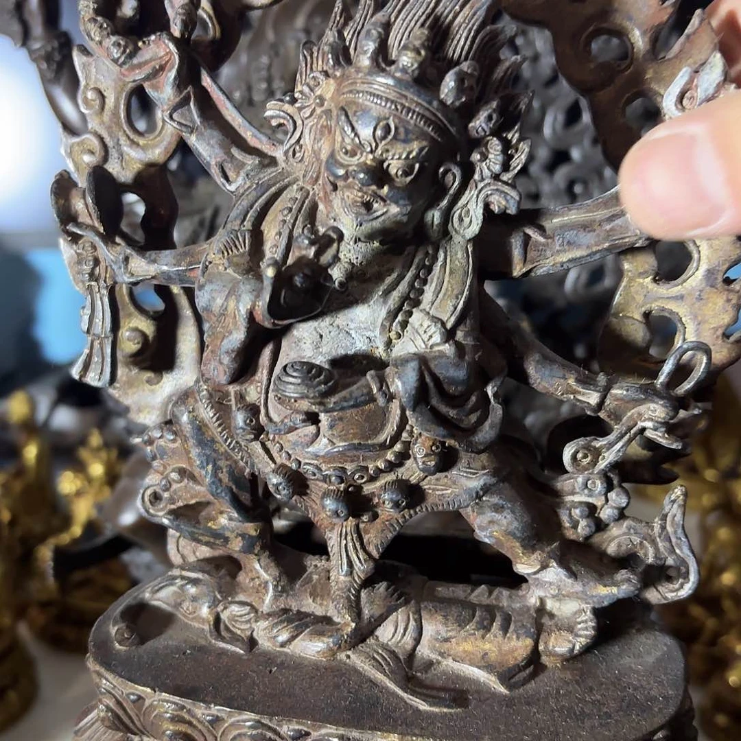 草**心六臂黑天黄铜摆件