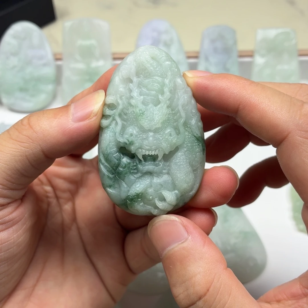 未镶嵌定制翡翠龙牌