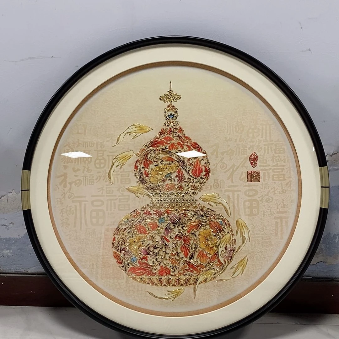 竖款圆形鎏金实物木框