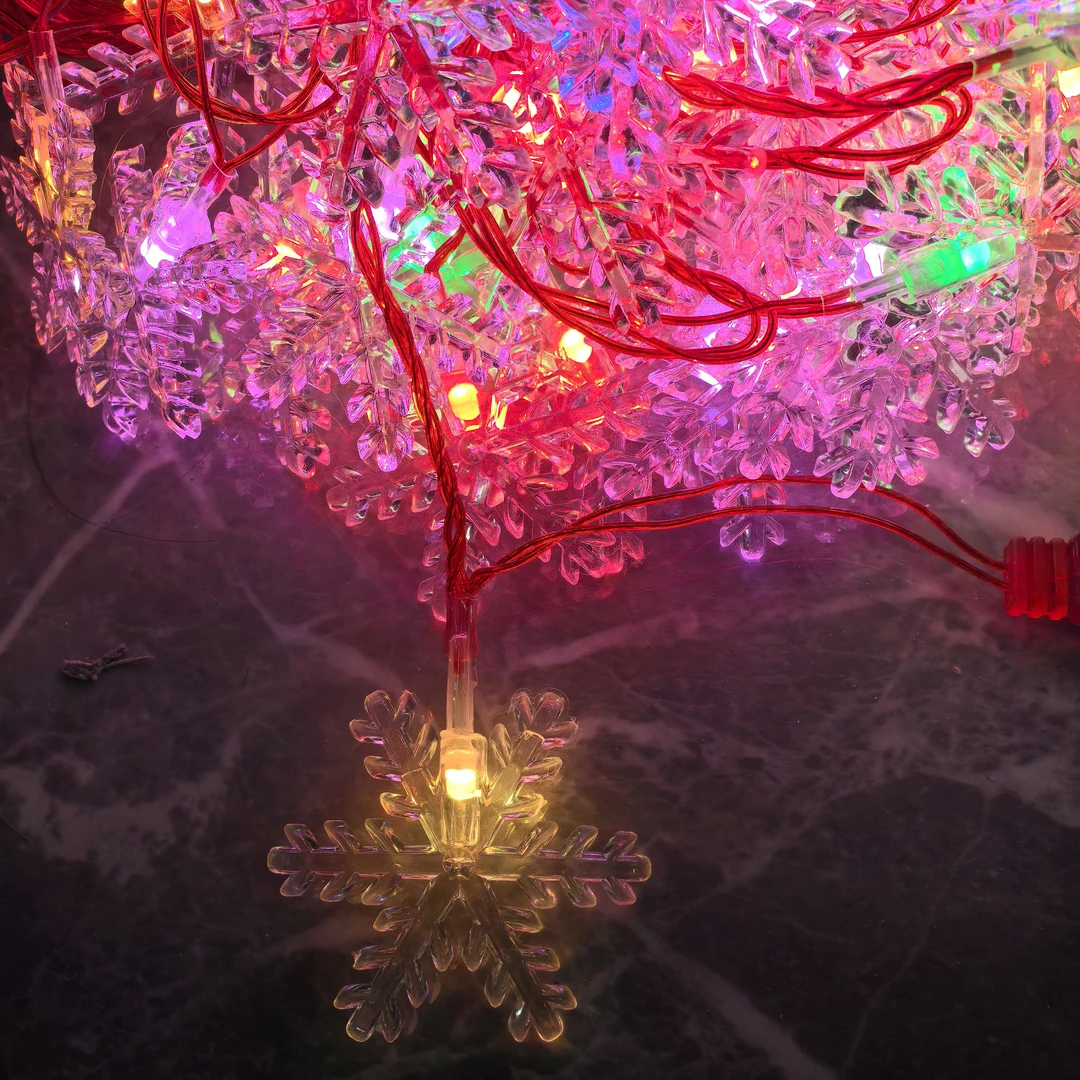 LED七彩闪灯雪花造型家用节日房间户外装饰氛围灯