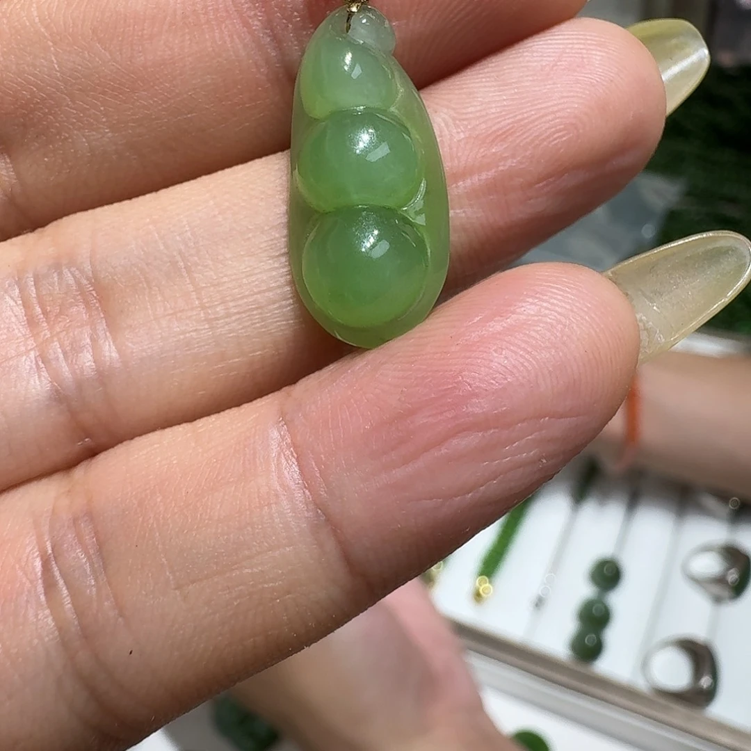 和田玉18K金镶嵌颈饰