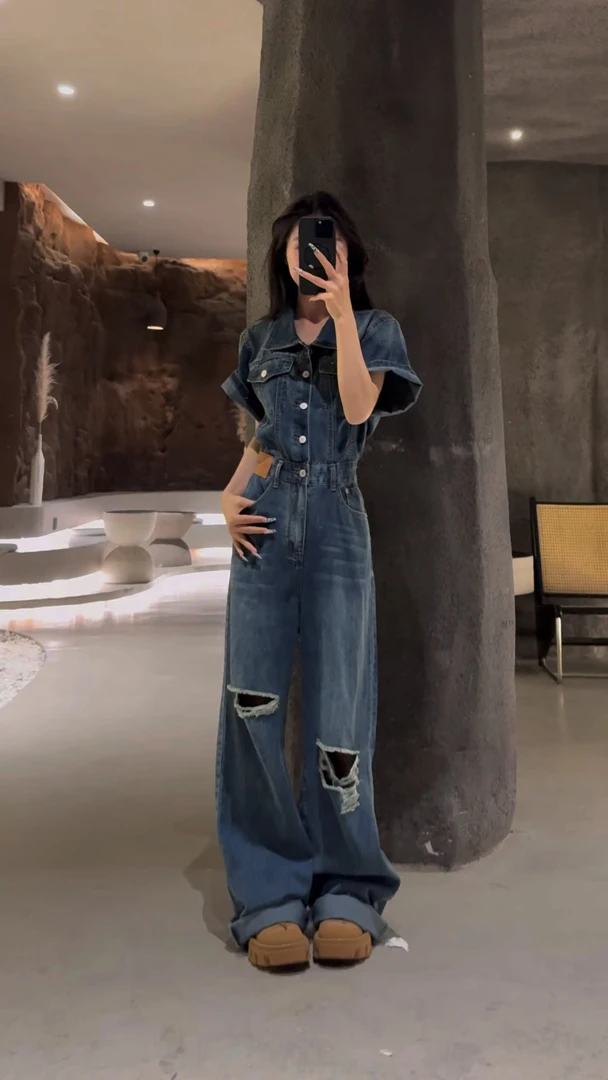 (现货)美式复古水洗做旧破洞牛仔连体裤女2025新款宽松显瘦阔腿裤