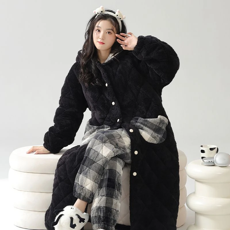 珊瑚绒三层夹棉2025新款秋冬季加绒加厚睡衣袍女长熊可外穿家居服