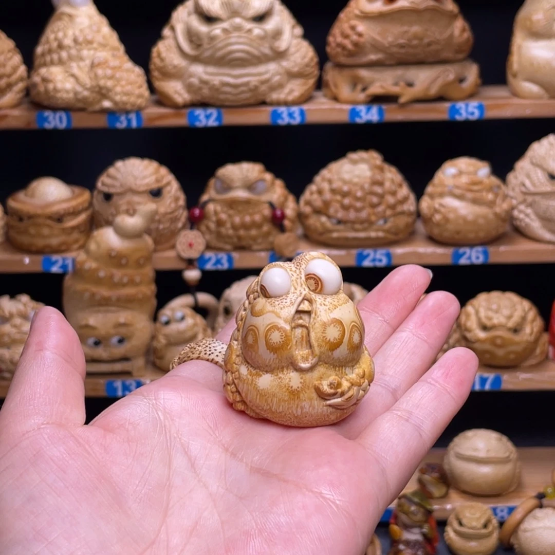 竹6*6金蟾竹根雕手把件