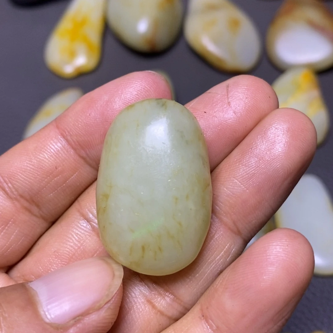 和田玉（糖玉）未镶嵌挂件