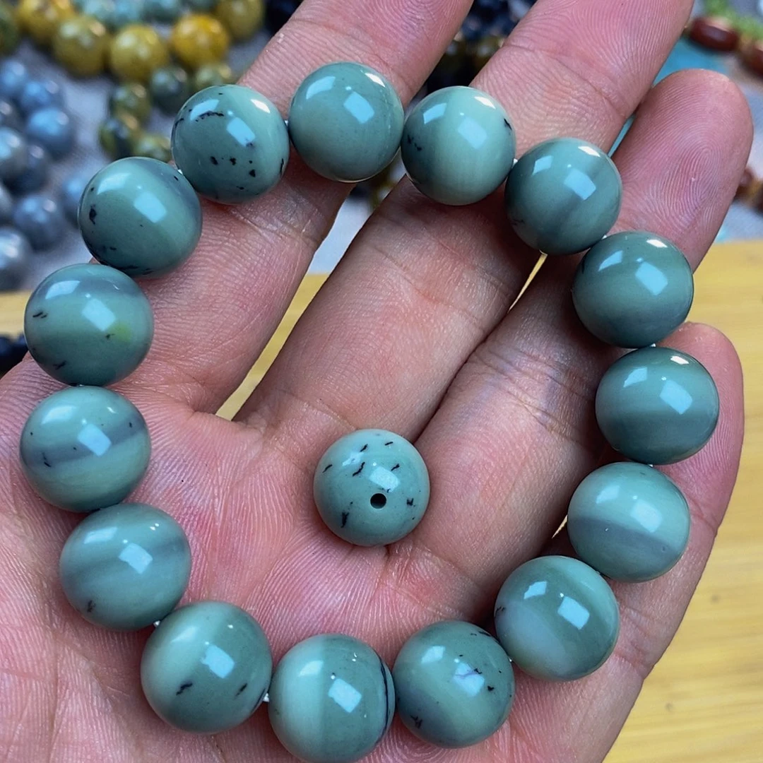 和田玉未镶嵌珠宝奇石